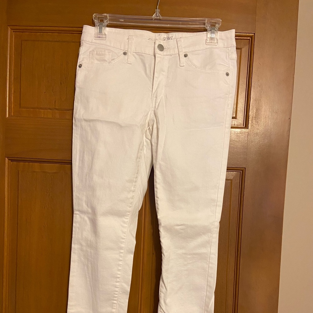 White skinny jeans